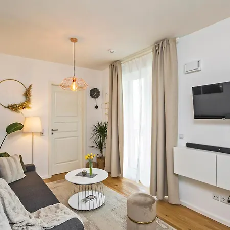 Stylishes Fuer 4 Mit Kueche Nahe Altstadt Dresden